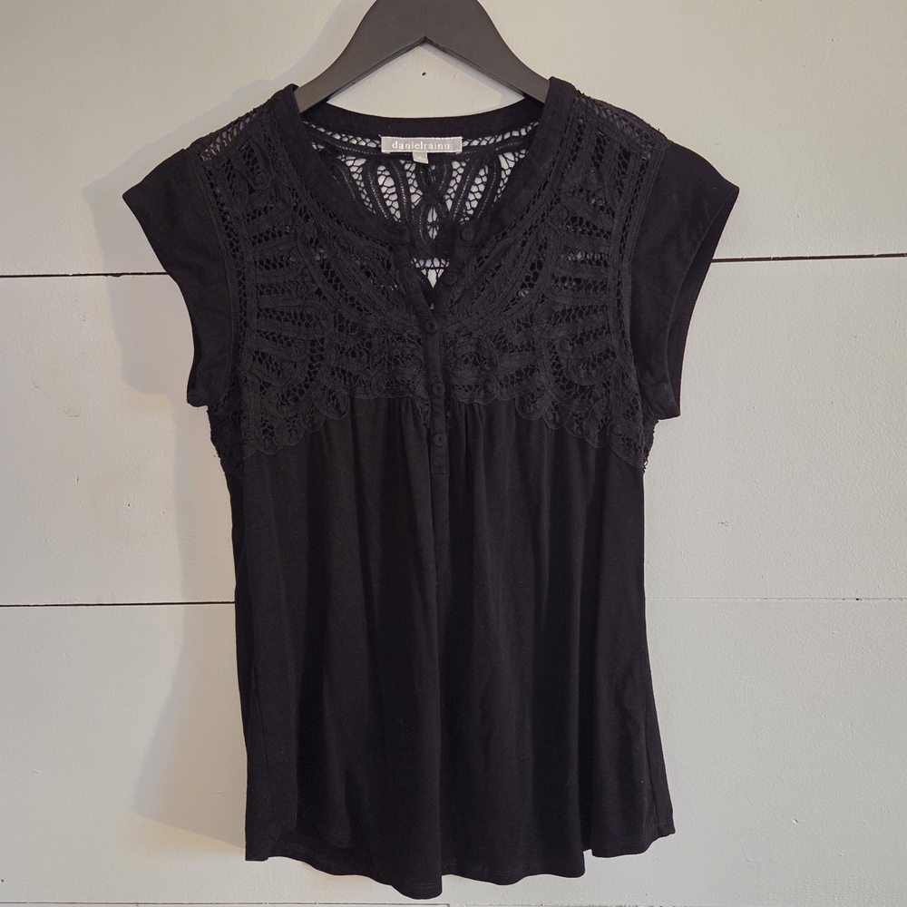 Daniel Rainn Lace Button Short Sleeve Round Neck Blouse Black Women Small